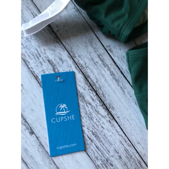 Cupshe two piece bathing suit | Green | Size Small - Picture 3 of 5